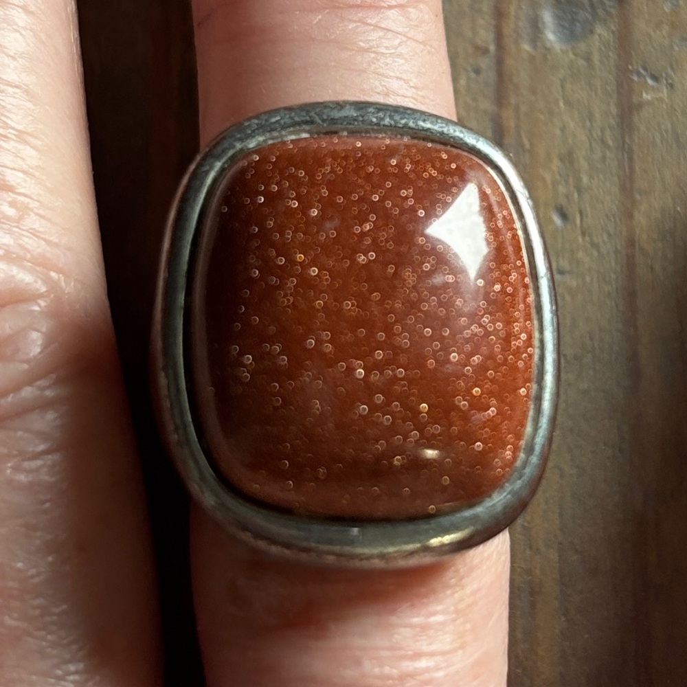 Elegant Silver and Sparkling Brown Stone Ring